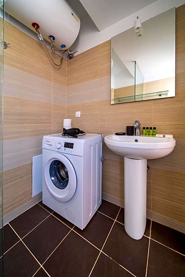 Aris123 by Smart Cozy Suites - Apartments in the heart of Athens - 5 minutes from metro - Available 24hr