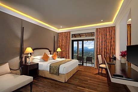 Luxury Suite with 10% Off on Excursions, 10% off on Spa, 10% off on Laundry
