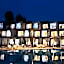 Parotia waterhouse hotel