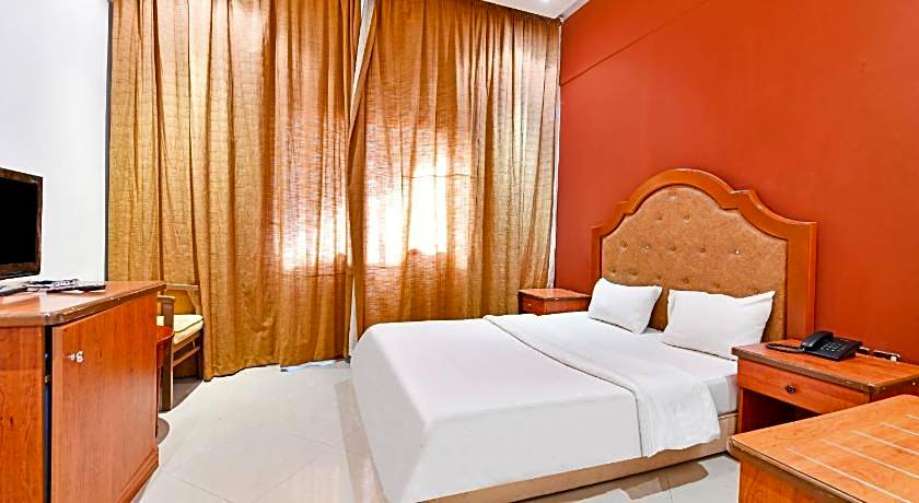 OYO 118 Revira Hotel