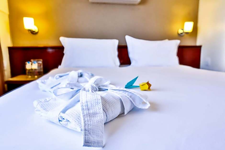 Golden Tulip Goiania Address