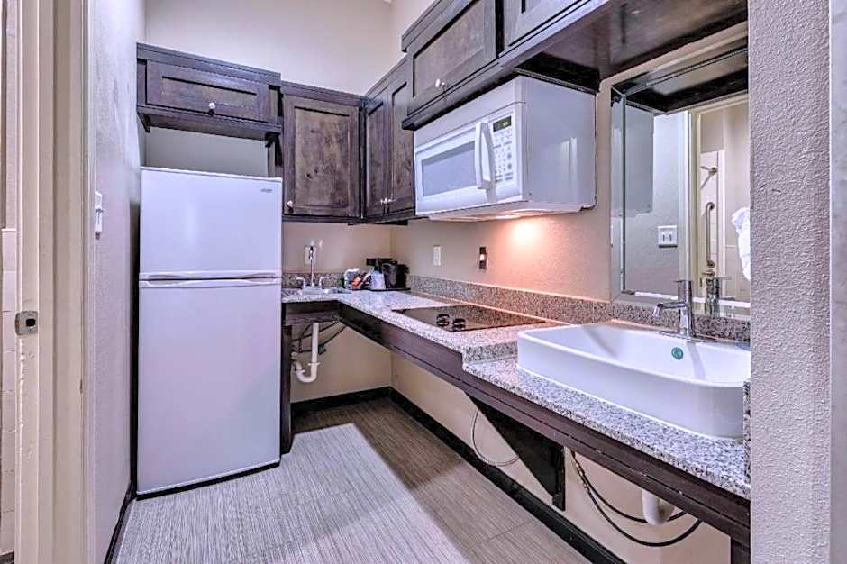 Americas Best Value Inn and Suites IAH Airport North