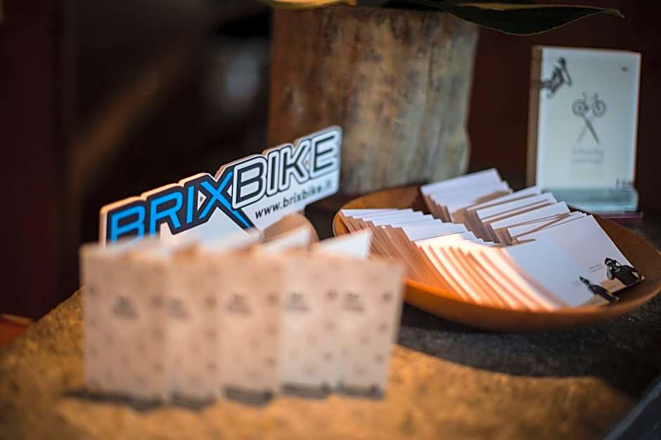 KRONE eat drink stay