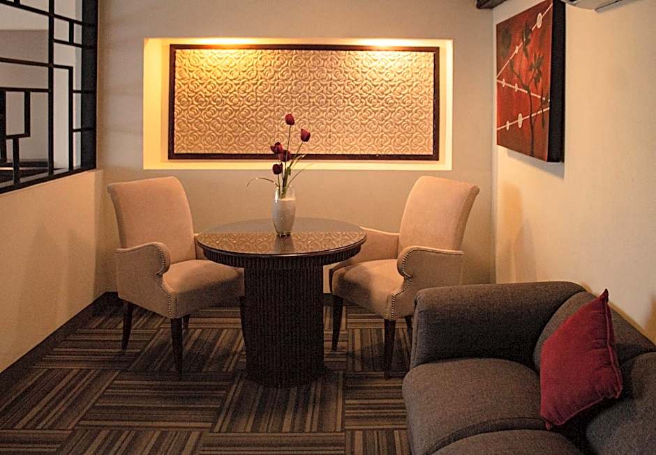 Ramada Plaza by Wyndham Leon