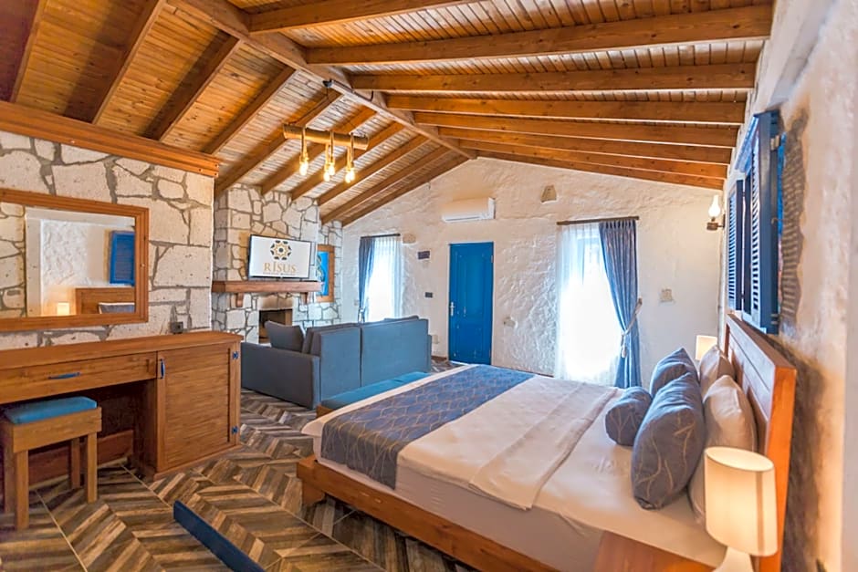 Risus Garden Marina Hotel