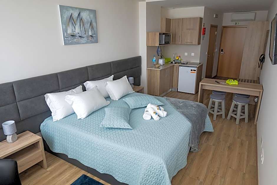 Foto 1 di 8 di Superior 1 Double Bed or 2 Beds, Sea View
