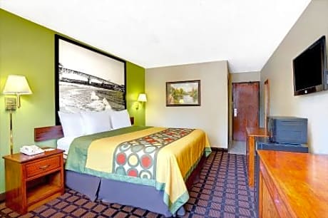 Queen Room - Smoking