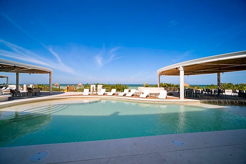 SIELA Oceanfront Luxury 4 BR Villa