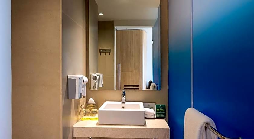 Holiday Inn Bengaluru Racecourse By IHG