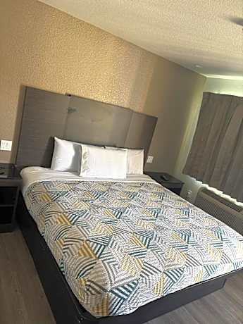 Deluxe King Room - Non-Smoking