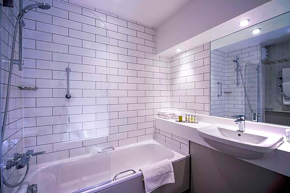 DoubleTree by Hilton Cheltenham