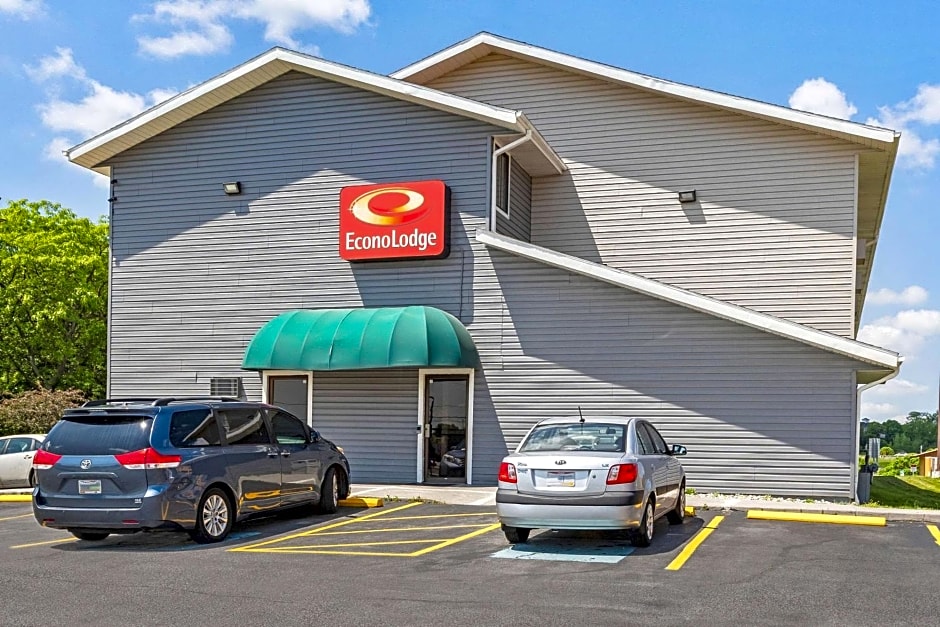 Econo Lodge Akron Copley Northwest