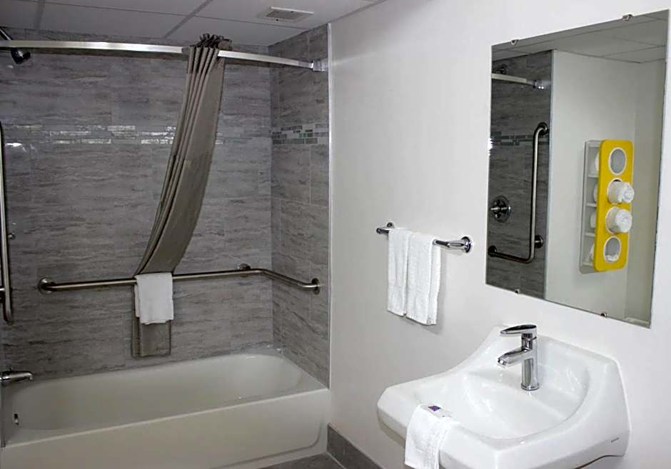 Motel 6-Cleveland, TN