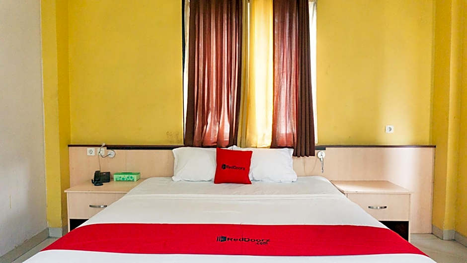 RedDoorz near Pelabuhan Jayapura