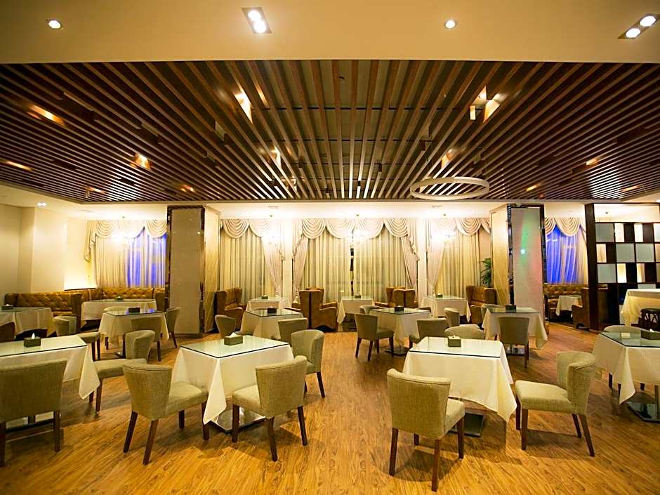 Zhonglian Harbor Hotel