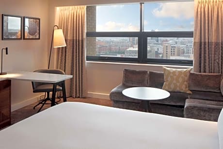 KING HILTON EXECUTIVE ROOM