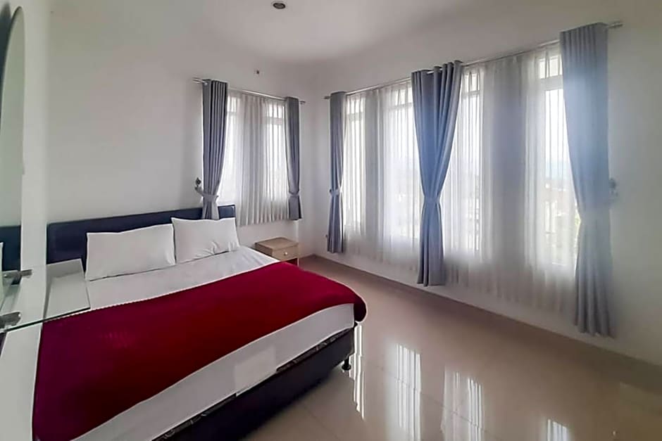 Photo 1 of 26 of Wisma Brata 2 Mitra RedDoorz