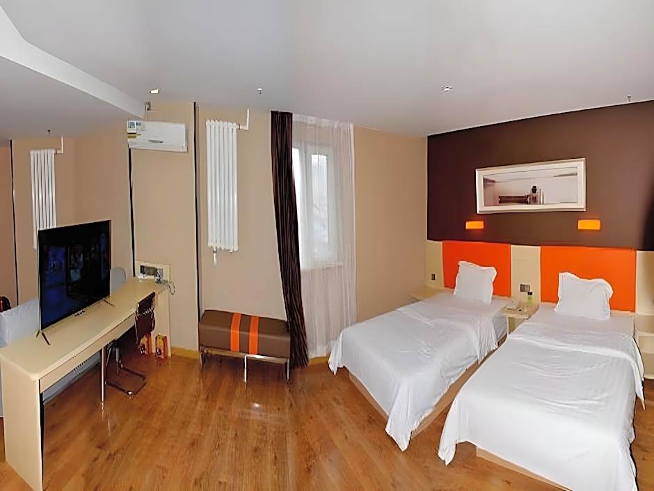 7 Days Premium Panjin Pedestrian Street Passenger Station