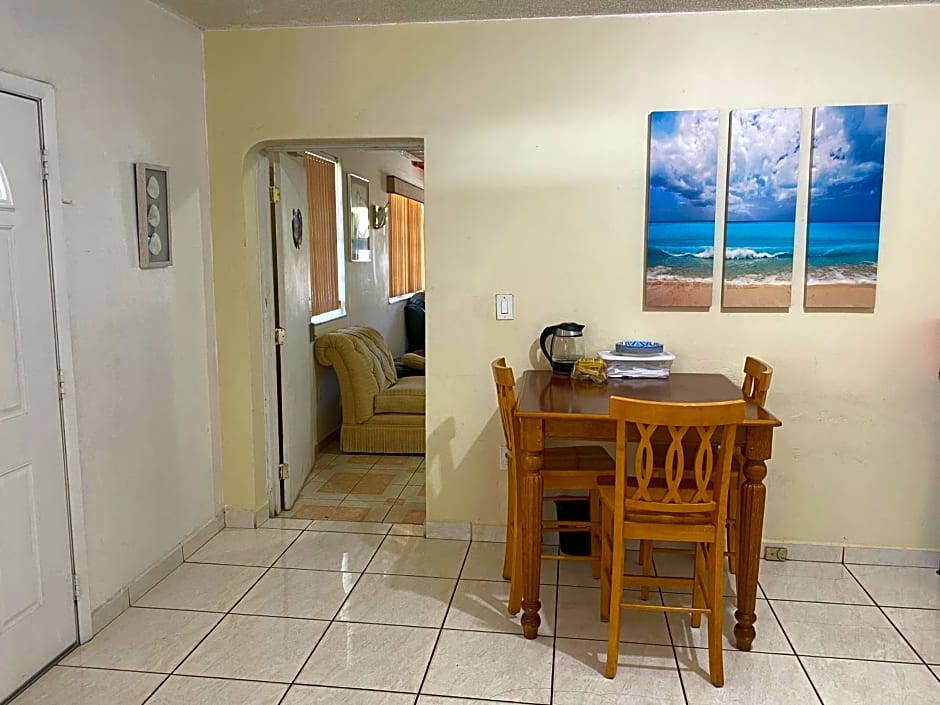 Private Cubicle - Single Bed - Mixed Shared Dorm - MIAMI AIRPORT