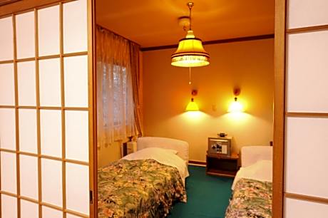 Room with Tatami Area and Shared Bathroom - Annex