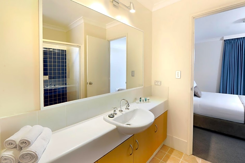 Lodestar Waterside Apartments