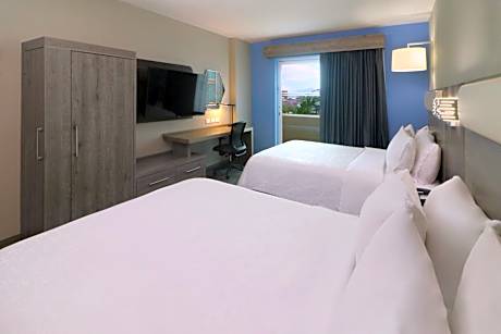 Standard Queen Room with Two Queen Beds and Balcony