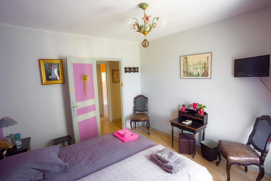 La Petite Maison près de l'Eglise