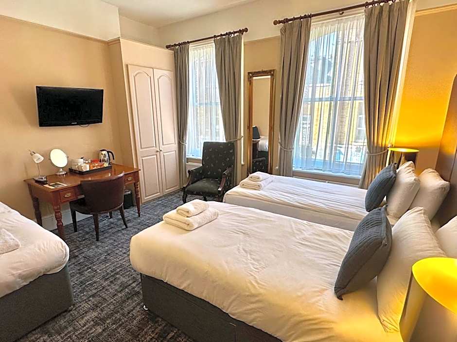 The Red Cow - Guest House