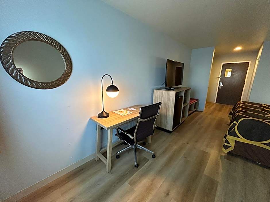 Super 8 by Wyndham Sterling CO