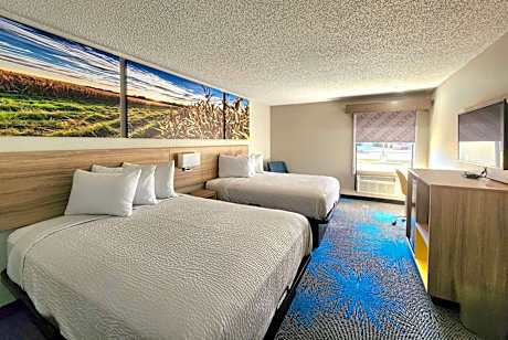 Days Inn & Suites by Wyndham New Iberia