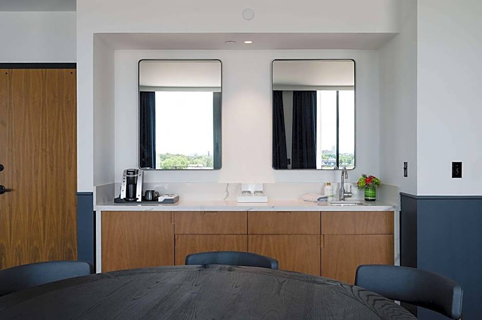 Cambria Hotel Boston Somerville