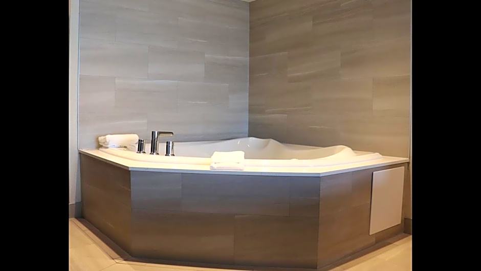 Holiday Inn Express Brampton By IHG