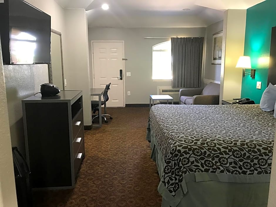 Camelot Inn and Suites