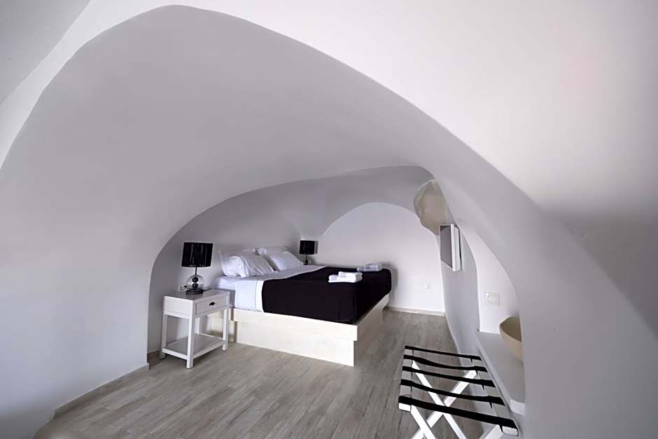 Anemos Cave Suites
