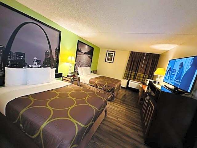 Super 8 by Wyndham Branson/Andy Williams Theatre