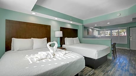 traditional city view with 2 queen beds