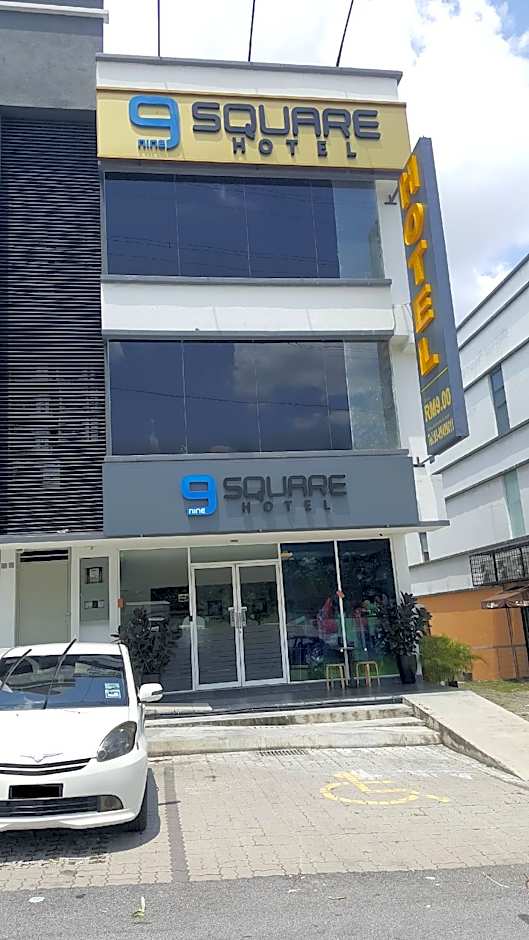 9 Square Hotel - Sri Kembangan