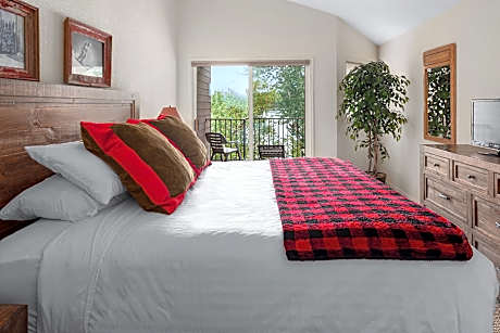 Lakefront 3 Bedroom Condo K/Q/2T