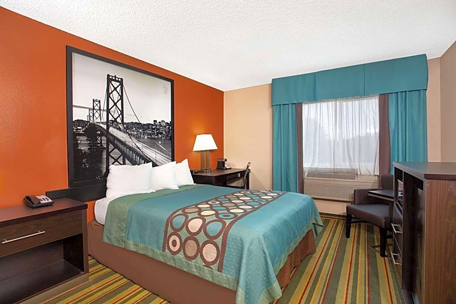 Super 8 by Wyndham Chico