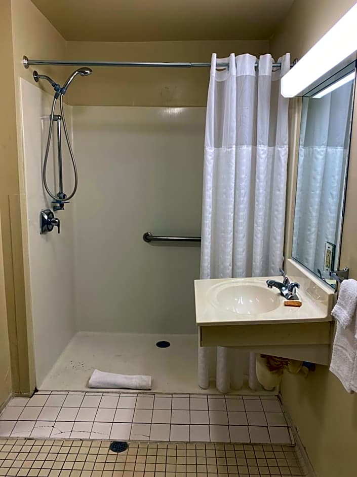 Suburban Studios Auburn Hills - Detroit