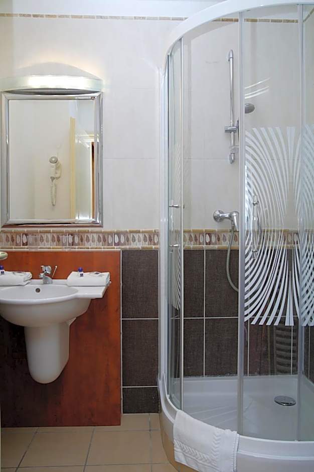 Kyriad Hotel - Restaurant Carentan