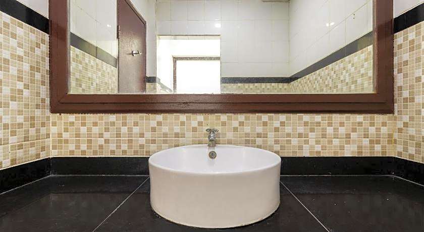 Flagship 2688 Guntur Hotel