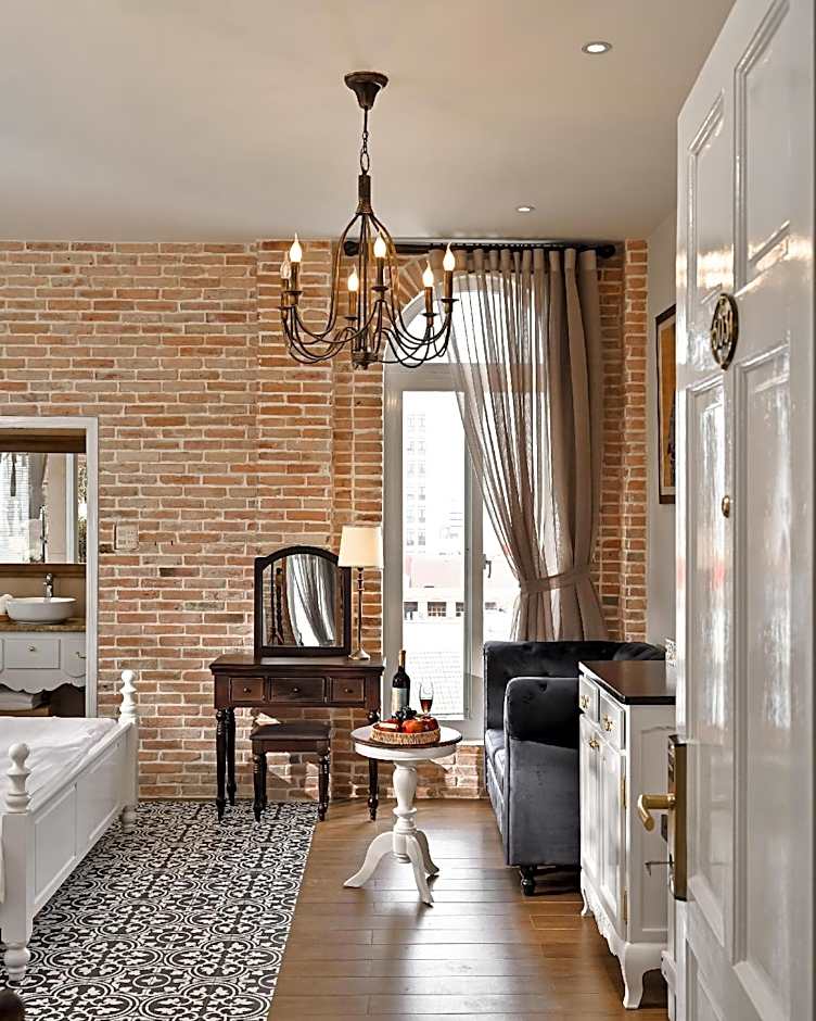 THE LUNA - Boutique Hotel