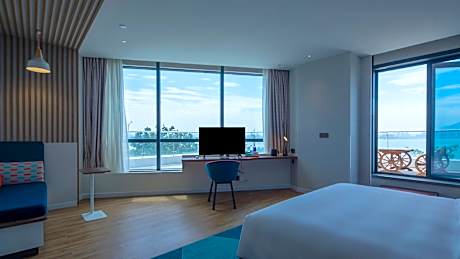 1 King Standard Balcony