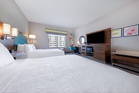 Queen Room with Two Queen Beds - Hearing Access