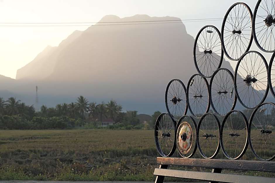 Art House at Chiangdao - Waterlily House