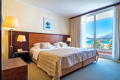 Double or Twin Room with Balcony and  Partial Sea View
