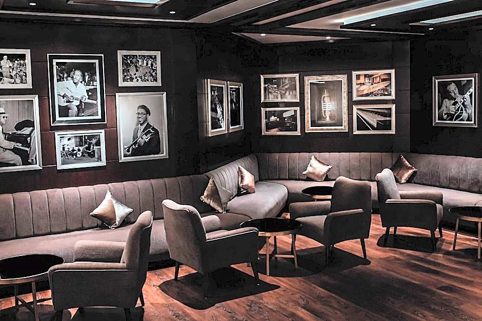 Al Bustan Palace, a Ritz-Carlton Hotel