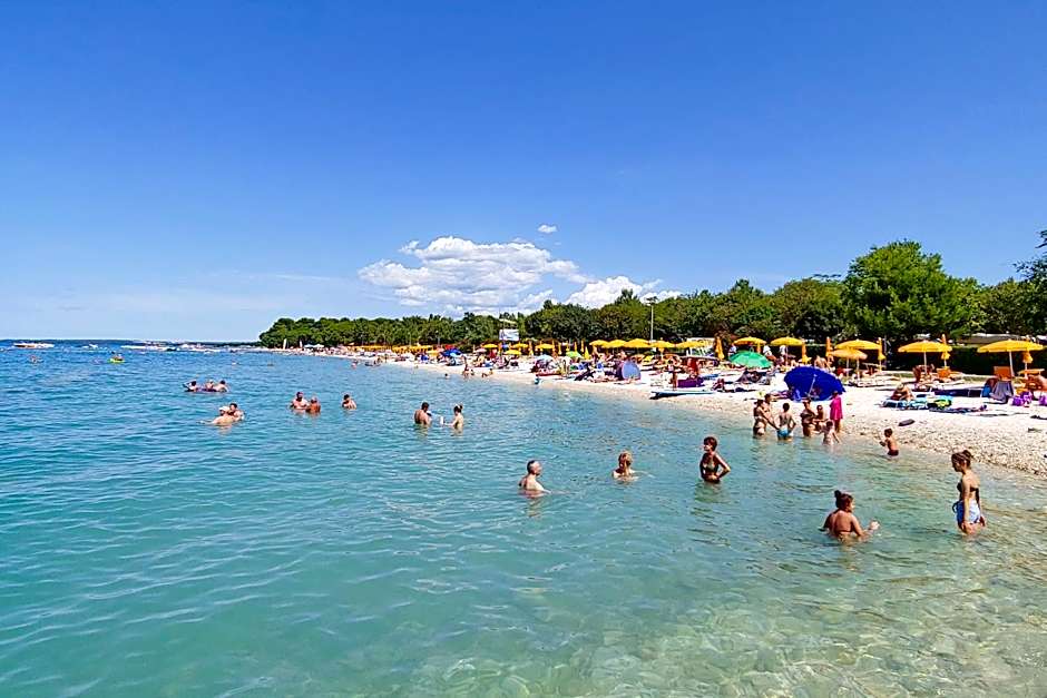 Glamping and Mobile Homes Lavanda - Holiday Centre Bi VIllage