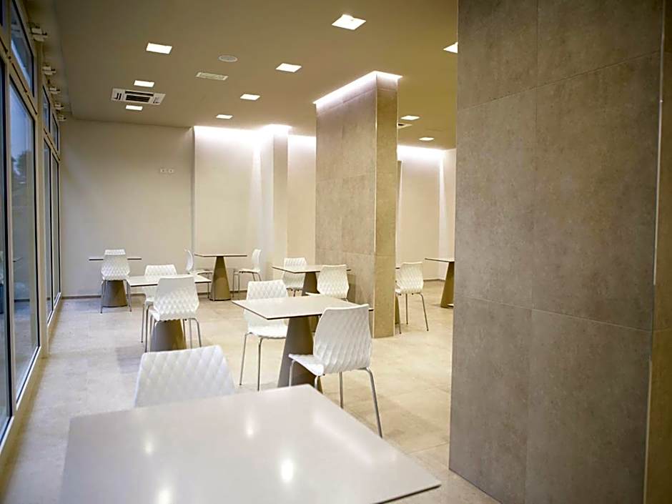 L'Hotel